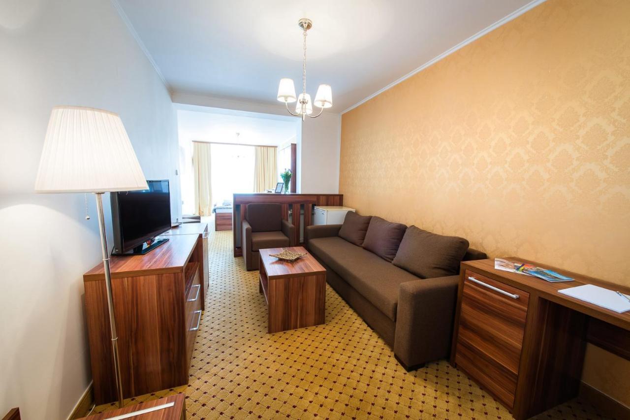 Hotel Merkur Kaluža Extérieur photo
