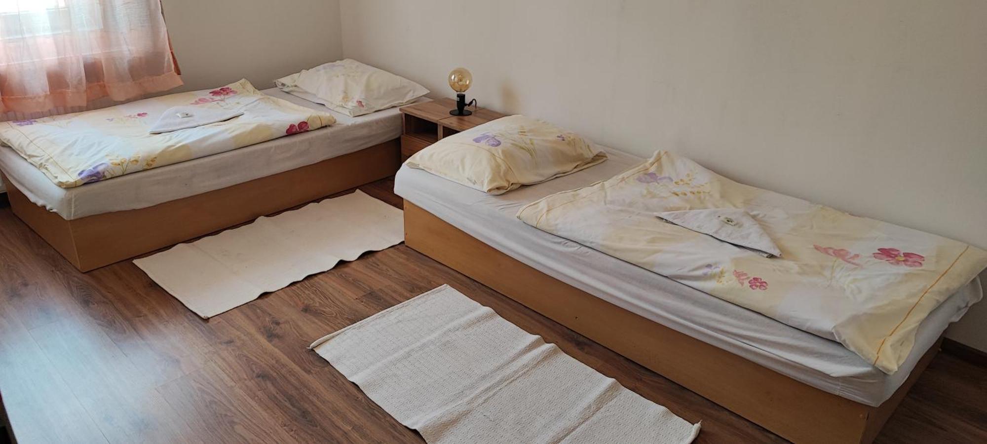 Hotel Merkur Kaluža Extérieur photo