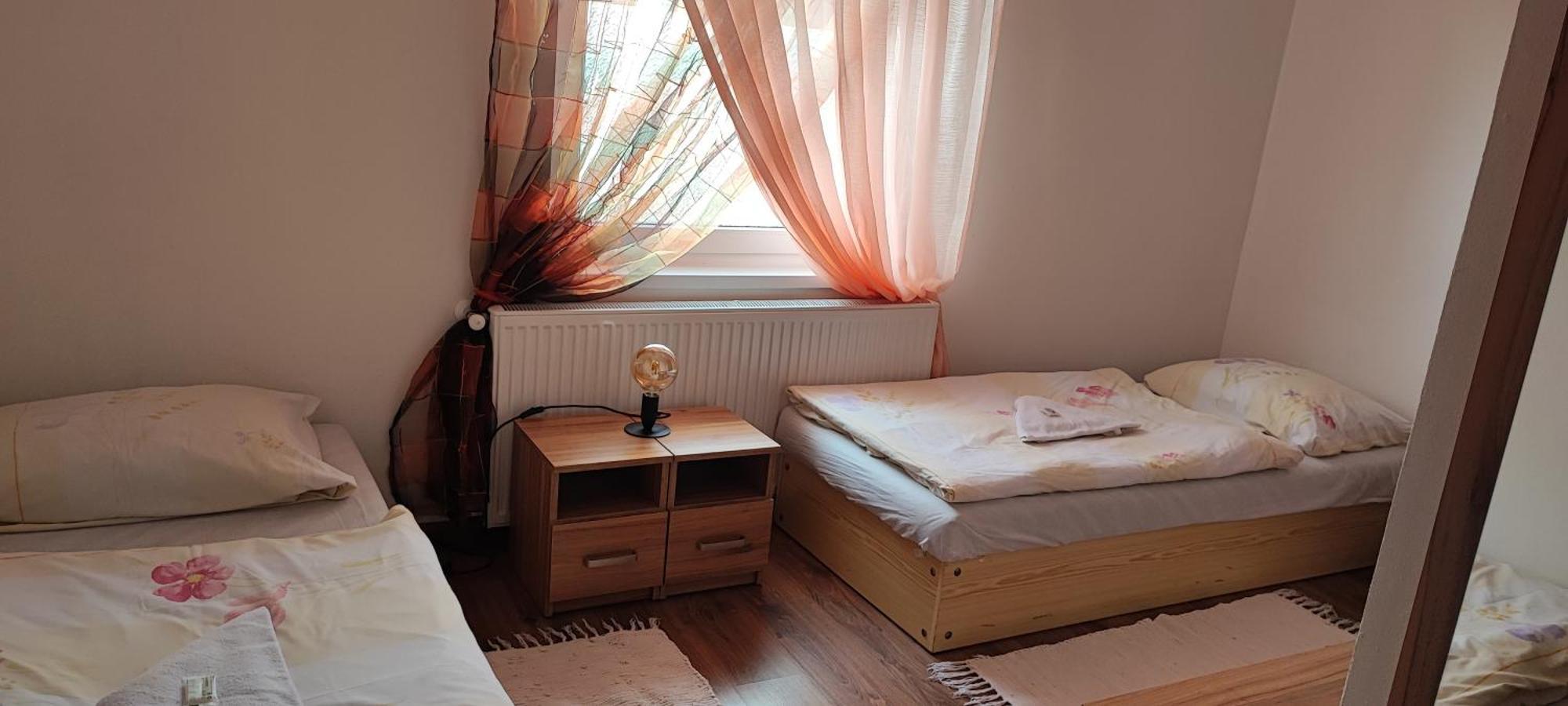 Hotel Merkur Kaluža Extérieur photo